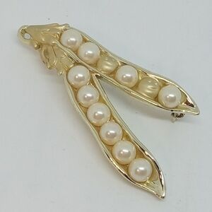 * vintage Danecraft pearls peas in a pod gold tone pin brooch